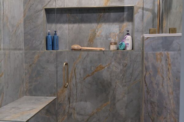 Frameless+Tiled+Shower